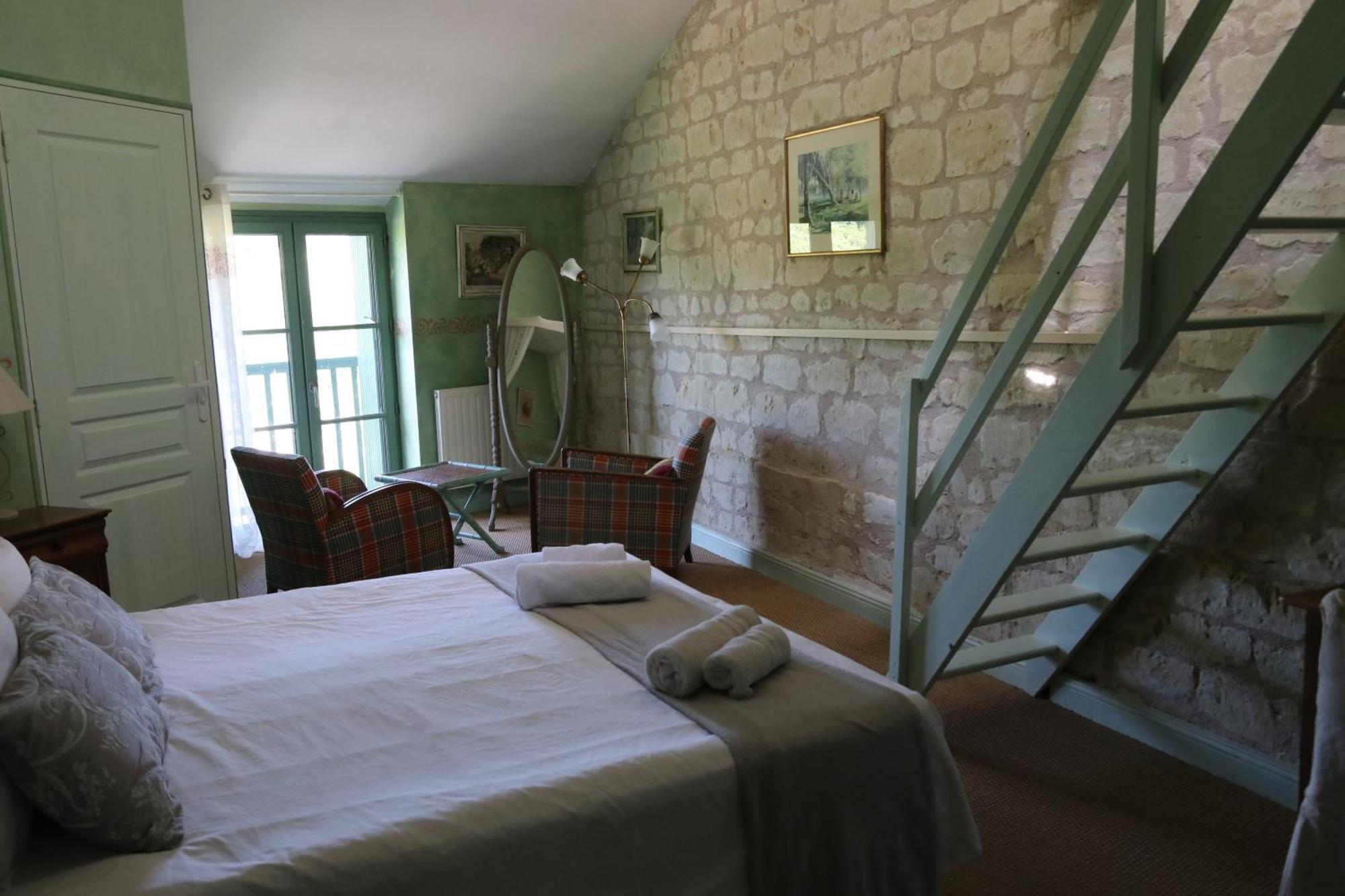 Chambres D'Hotes Du Noisillet Cinais Exterior photo