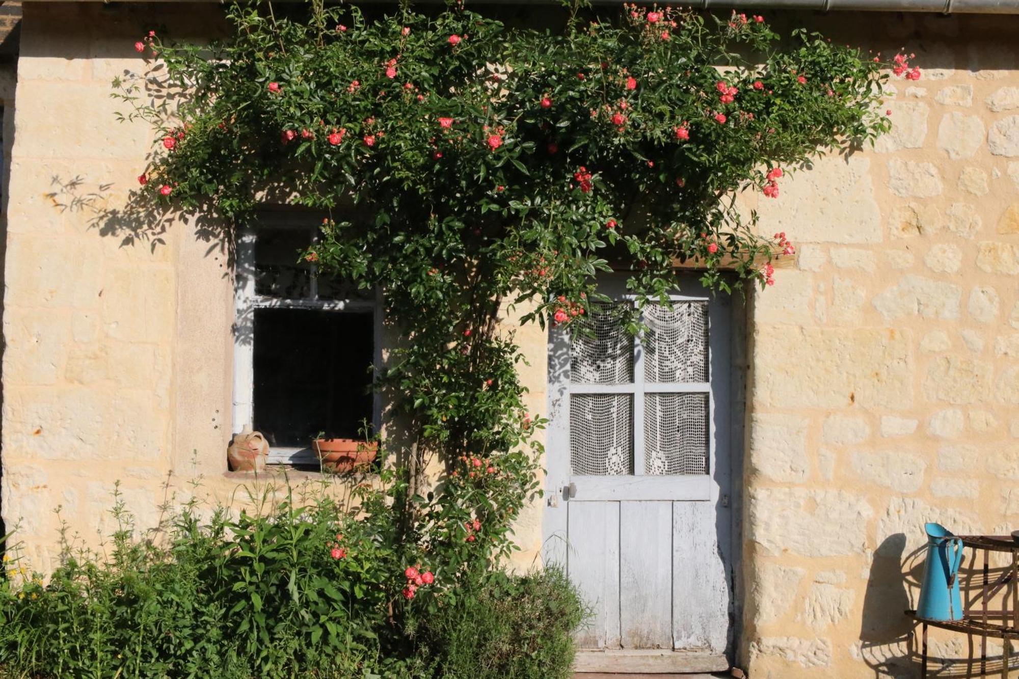 Chambres D'Hotes Du Noisillet Cinais Exterior photo